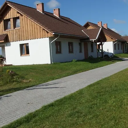 Zielony-bursztyn بيت للعطل